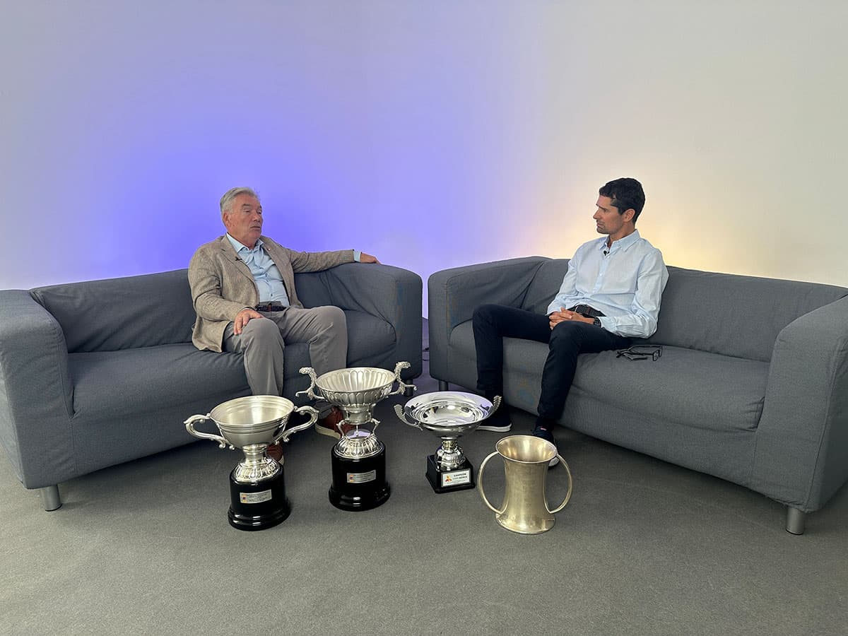 Juan Ruiz Presidente del Club Voleibol Guaguas y David Del Toro