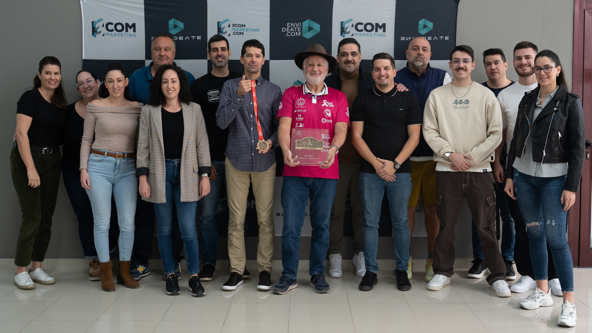 Parte del equipo de 3COM Marketing